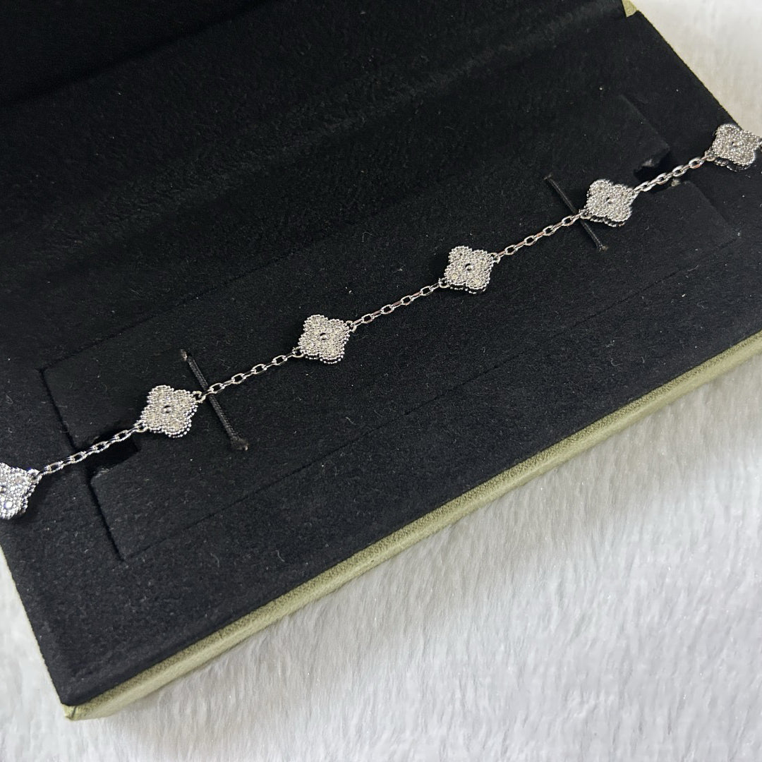 [Marin]CLOVER 6 MOTIF DIAMOND BRACELET