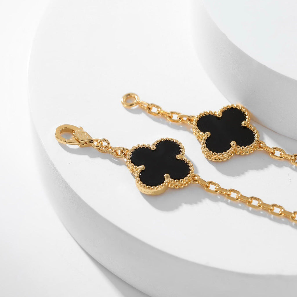 [Marin]CLOVER 10 MOTIFS ONYX NECKLACE