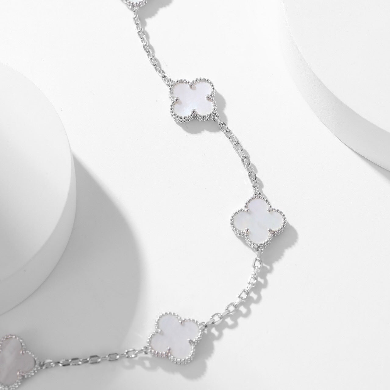 [Marin]CLOVER 10 MOTIFS WHITE MOTHER OF PEARL NECKLACE
