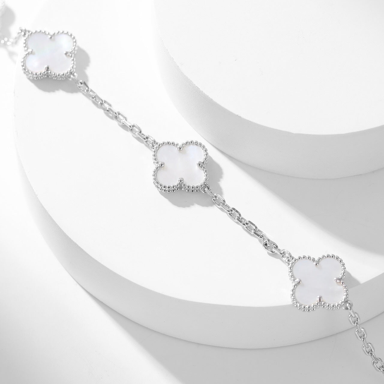 [Marin]CLOVER 10 MOTIFS WHITE MOTHER OF PEARL NECKLACE