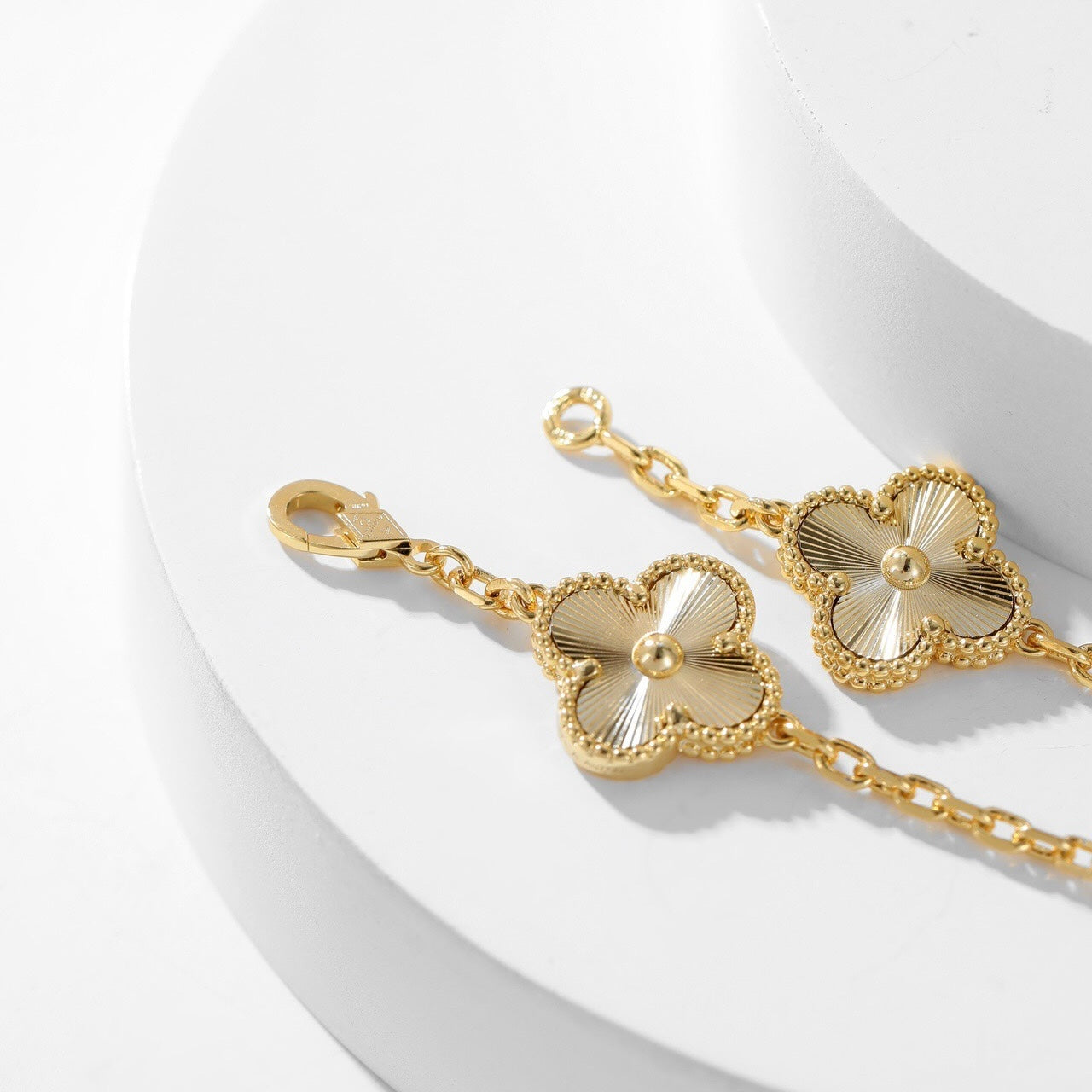[Marin]CLOVER 10 MOTIFS LASER NECKLACE