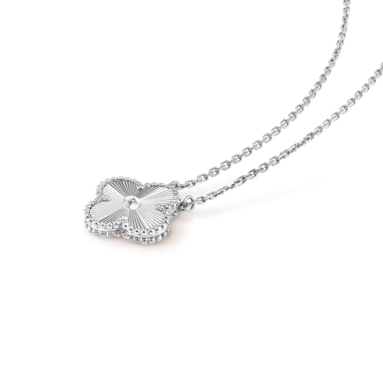 [Marin]CLOVER 15MM LASER NECKLACE SILVER