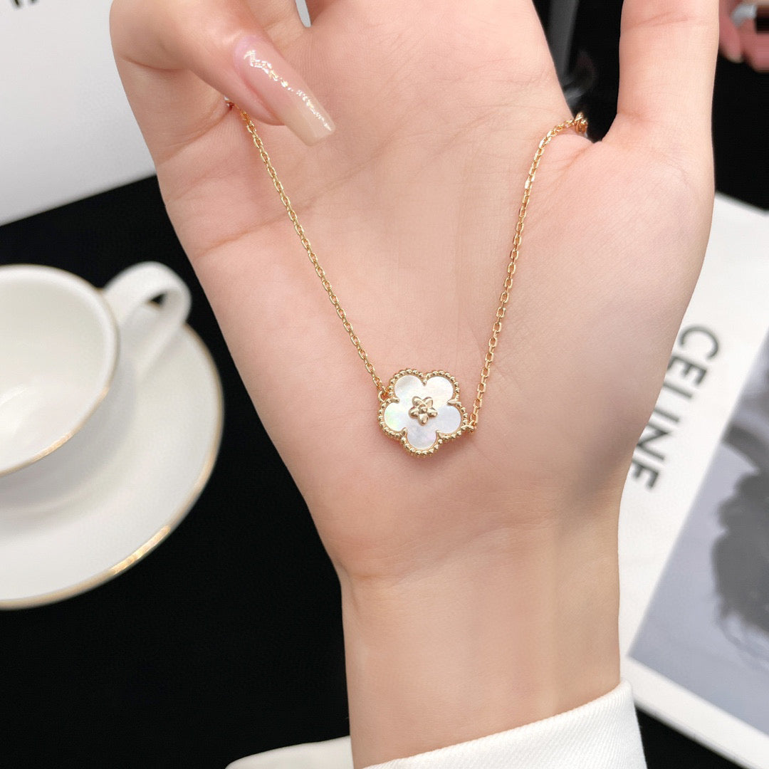 [Marin-Jewelry]LUCKY  WHITE MOP  PLUM BLOSSOM NECKLACE