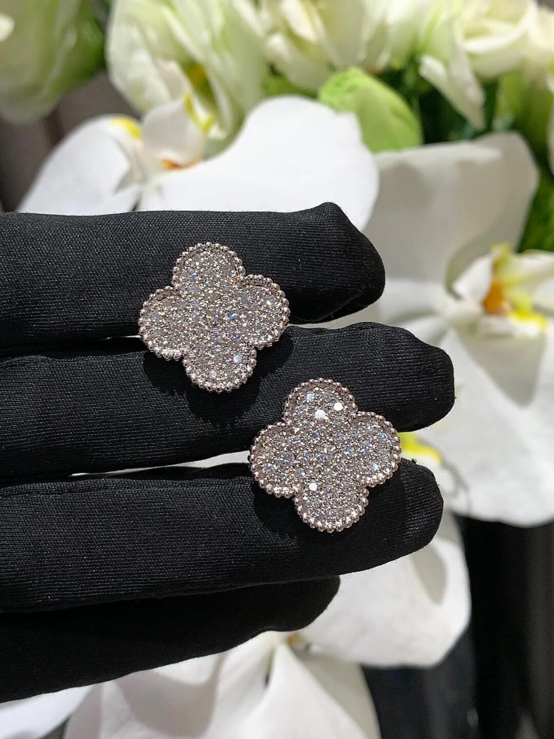 [Marin]BOUCLES D'OREILLES À CLOUS EN ARGENT CLOVER 20MM MOTIFS DIAMANT