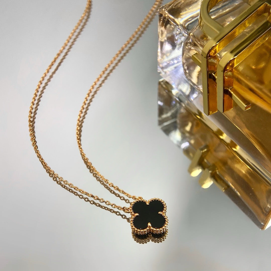 [Marin]CLOVER 15MM BLACK ONYX SINGLE FLOWER NECKLACE