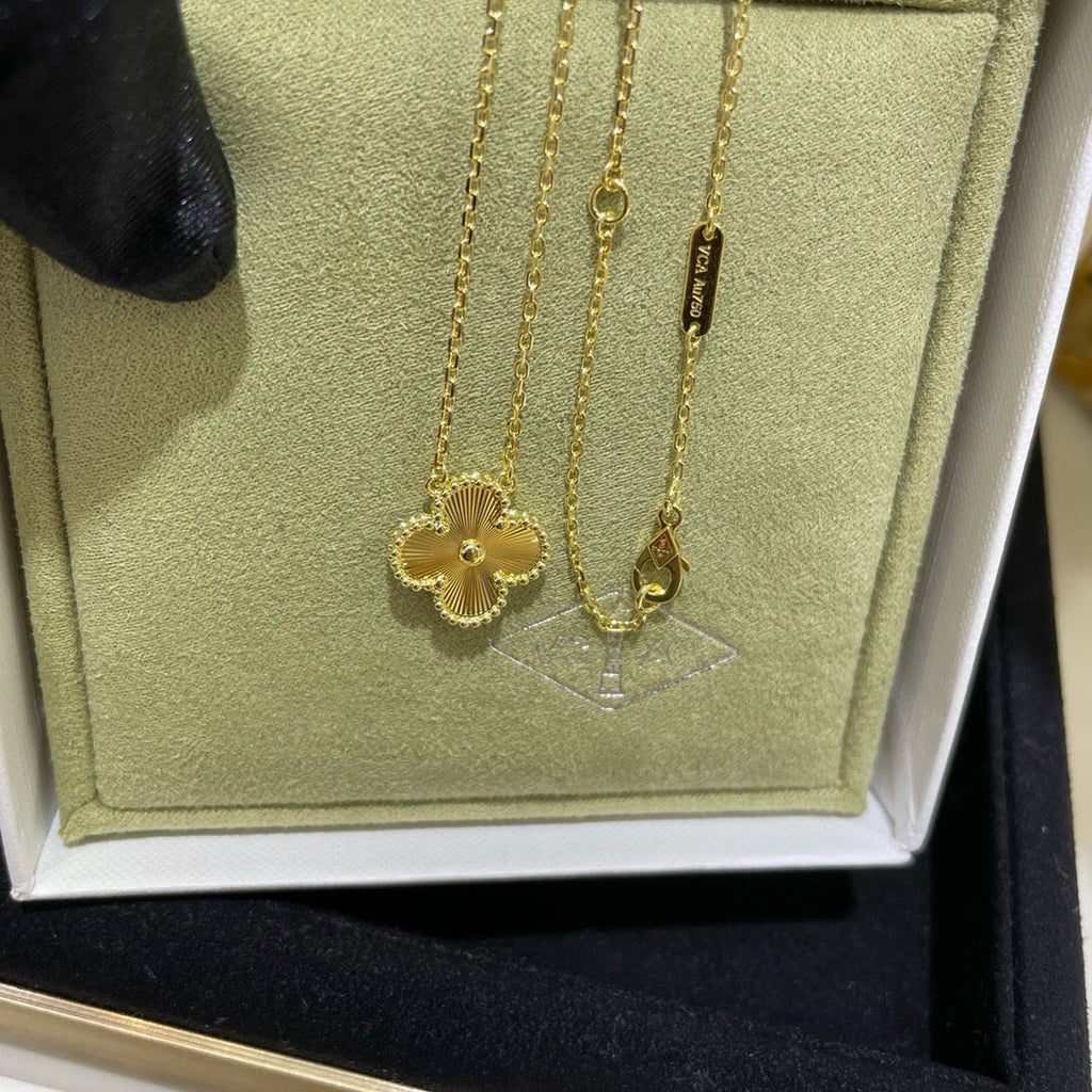 [Marin]CLOVER 15MM LASER NECKLACE