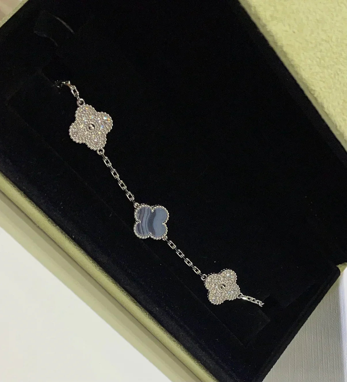 [Marin] CLOVER 5 MOTIF PURPLE CHALCEDONY BRACELET COLLECTION