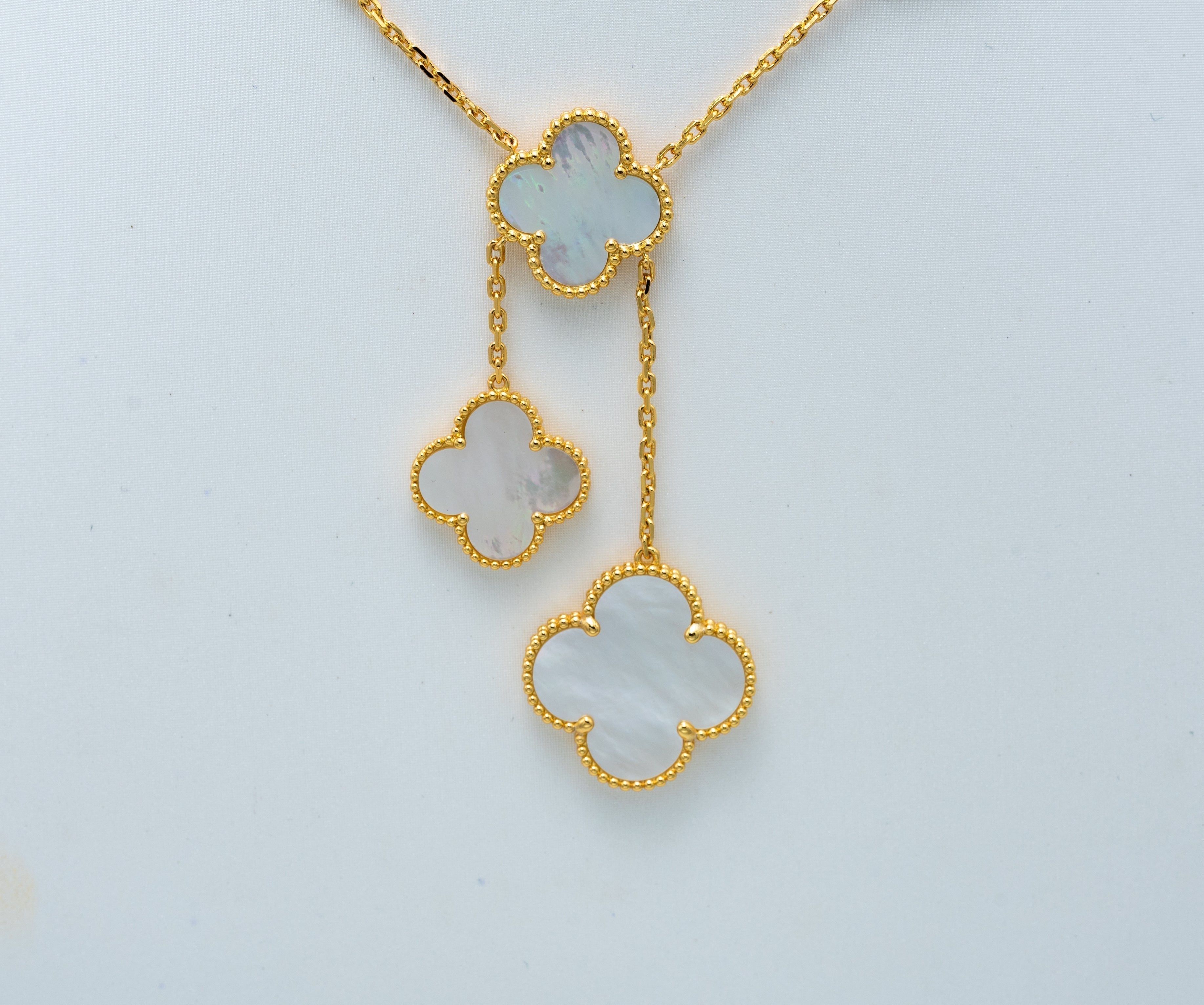 [Marin]CLOVER MOTHER OF PEARL NECKLACE 6 MOTIF