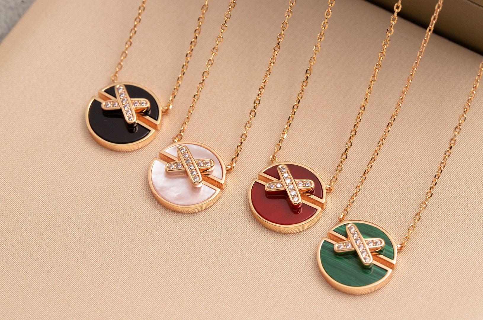 [Marin]PINK GOLD DIAMOND NECKLACE