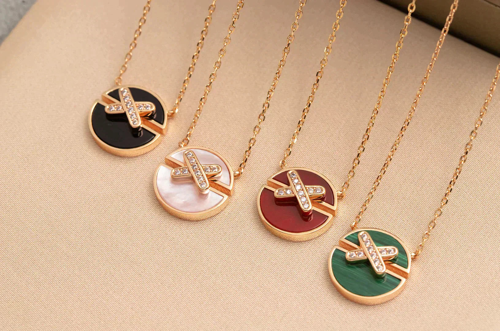 [Marin]JEUX DE ROSE GOLD DIAMOND NECKLACE