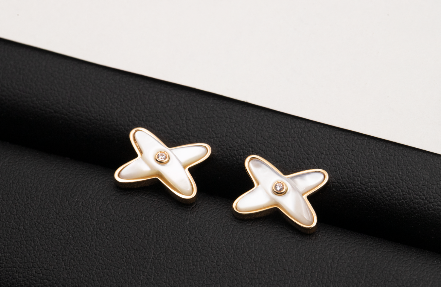 [Marin]JEUX DE WHITE MOP ROSE GOLD DIAMOND EARRINGS