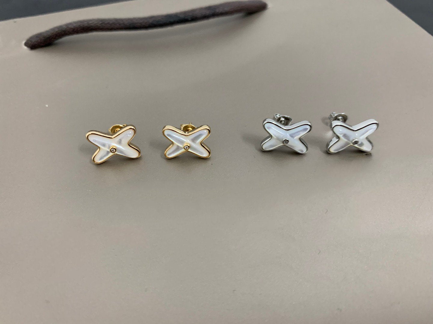[Marin]JEUX DE WHITE MOP SILVER DIAMOND EARRINGS