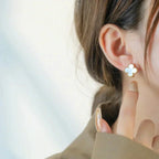[Marin]CLOUS D'OREILLES CLOVER MEDIUM 1 MOTIF NACRE BLANCHE