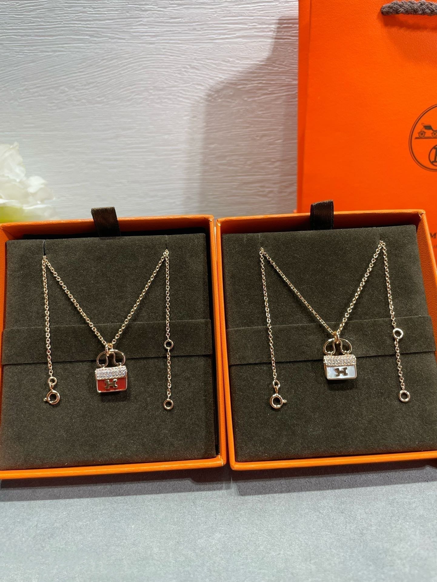 [Marin]H COLLIER PENDENTIF CIRCE MOISSANITE OR