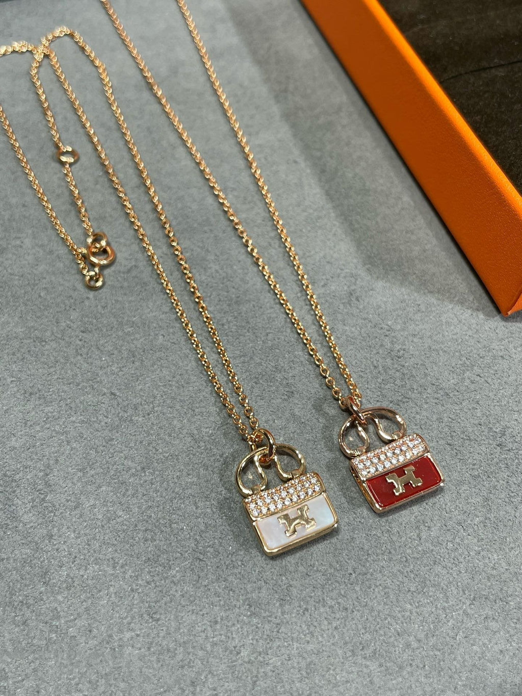 [Marin]H CIRCE MOISSANITE PENDANT NECKLACE GOLD