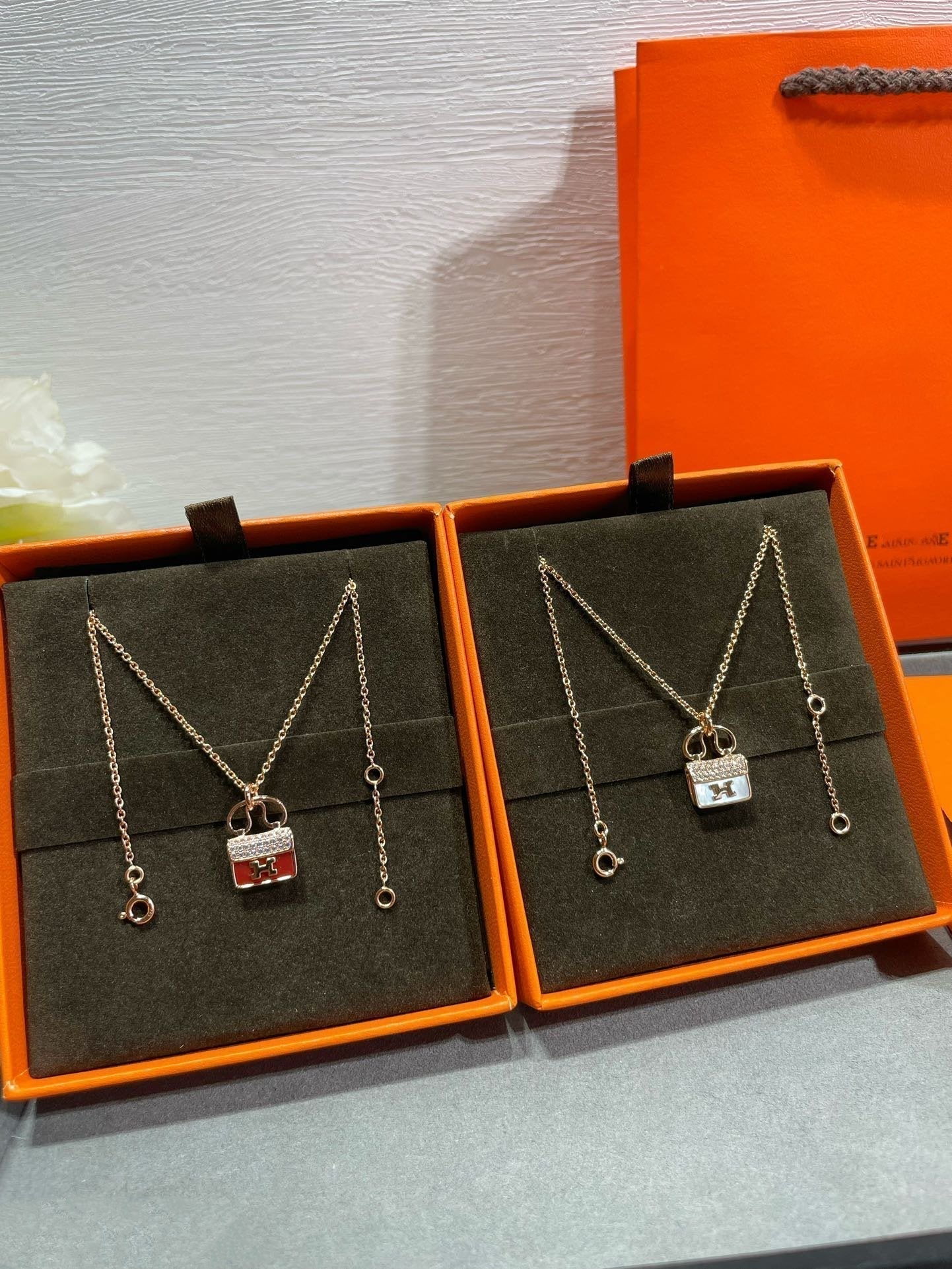 [Marin]H COLLIER PENDENTIF CIRCE MOISSANITE OR