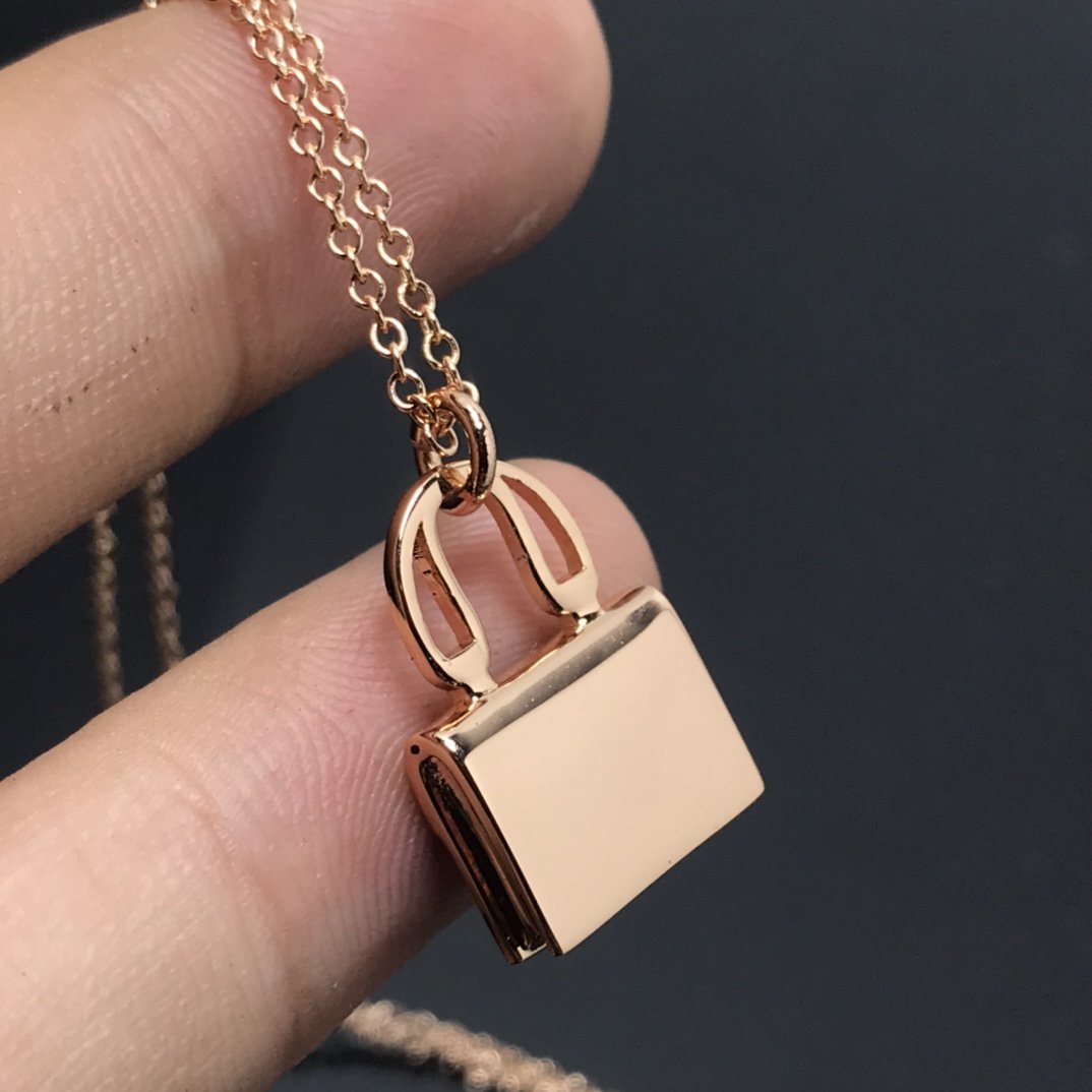 [Marin]COLLIER HM ARRIVÉE DIAMANT NOIR