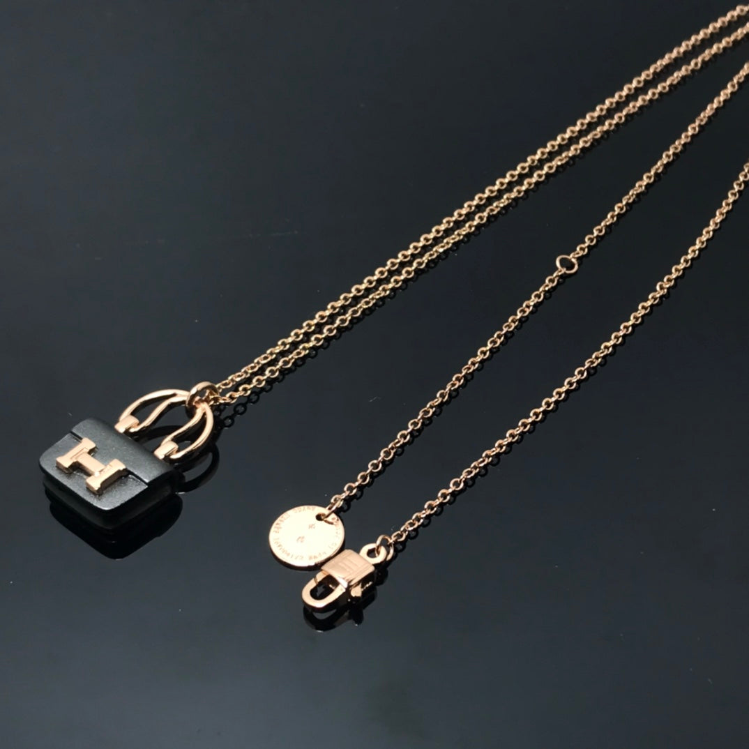 [Marin]COLLIER PENDENTIF AMULETTE CONSTANCE FEMME