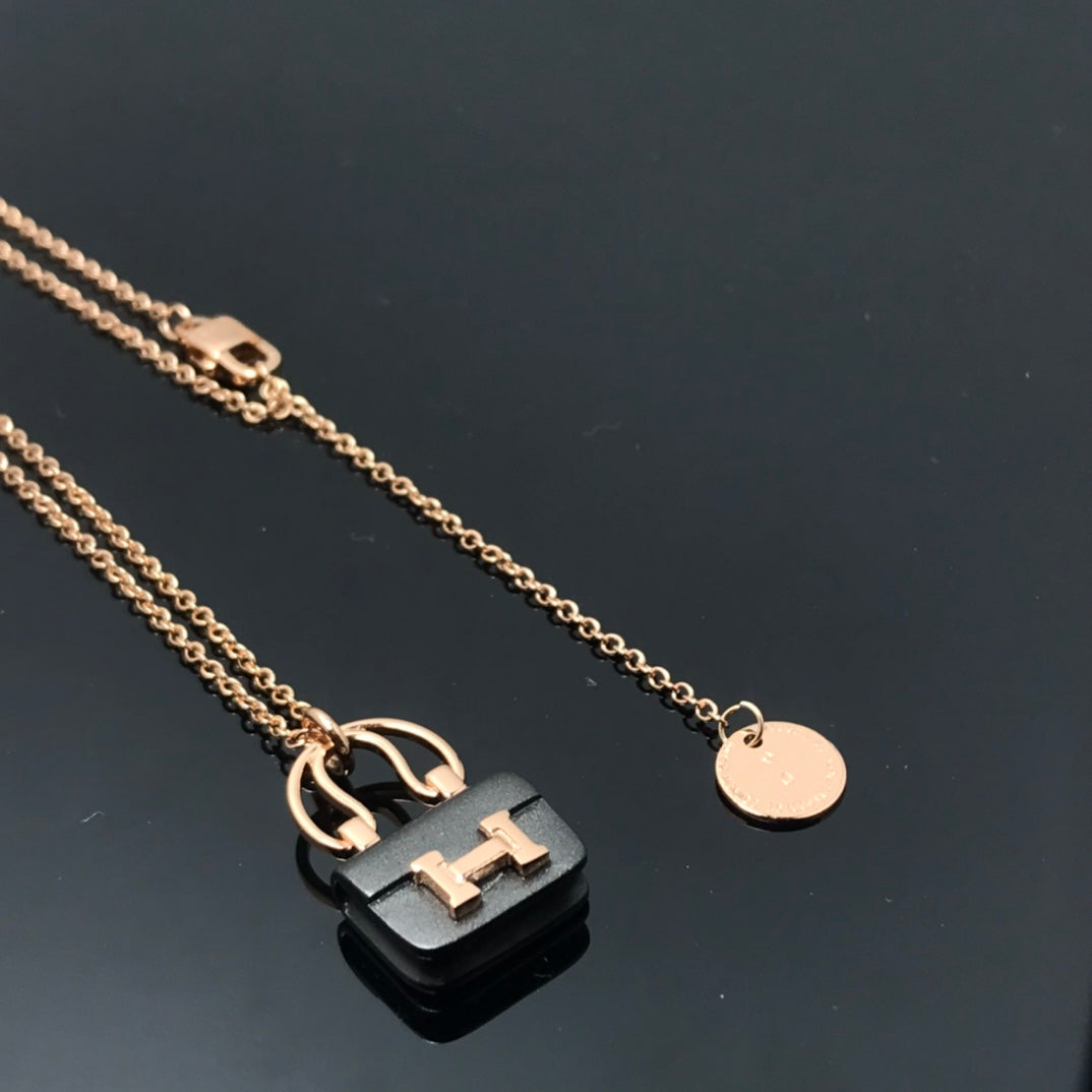 [Marin]COLLIER PENDENTIF AMULETTE CONSTANCE FEMME
