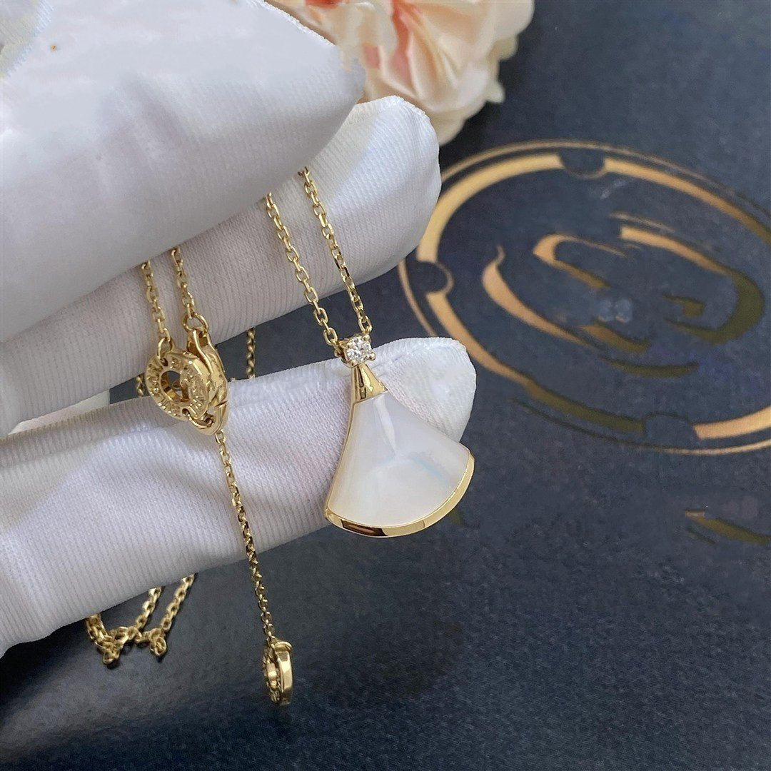 [Marin]DREAM NECKLACE WHITE MOP GOLD 1 DIAMOND