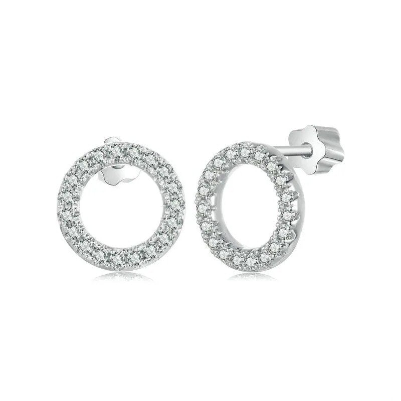 Boucles d'oreilles clous rondes Forever Clear en Moissanite