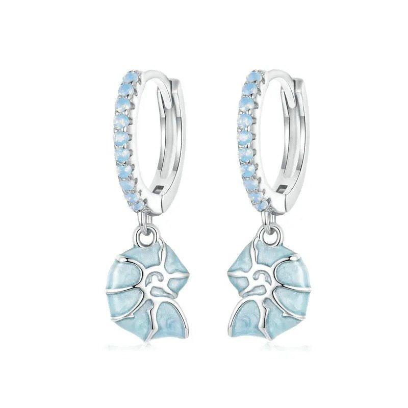 Boucles d'oreilles pendantes hypoallergéniques en forme de coquillage de conque bleue
