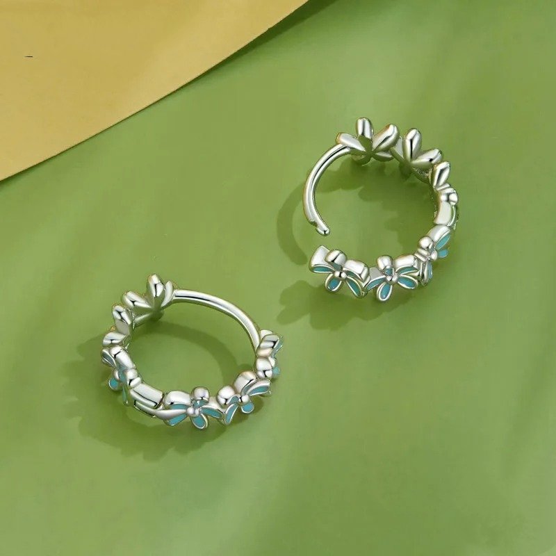 Boucles d'oreilles créoles guirlande vert menthe, boucles d'oreilles fleurs émaillées
