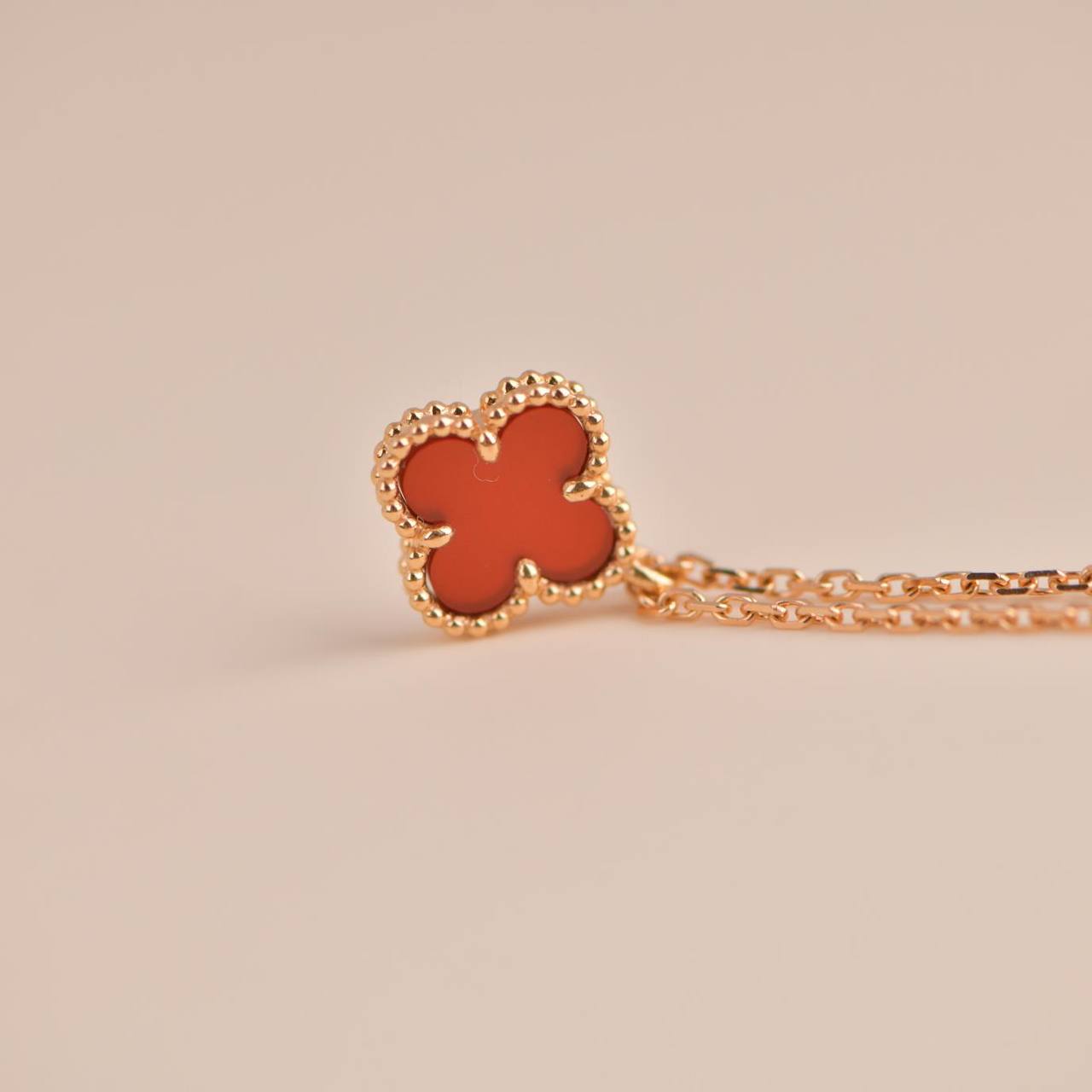 [Marin-Jewelry]CLOVER MINI 9.5MM WHITE CARNELIANS NECKLACE