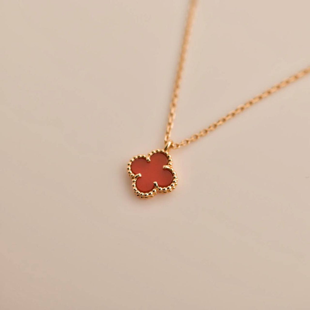 [Marin]COLLIER TRÈFLE MINI 9,5 MM CORNALINES BLANCHES