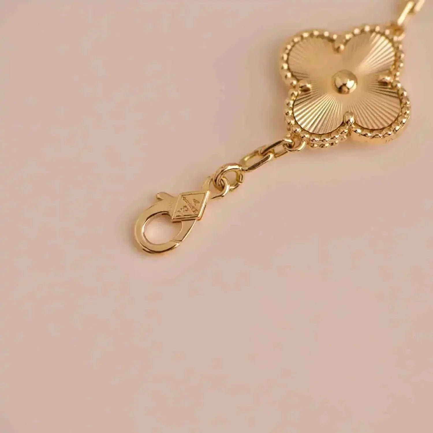 [⭐Shinejoy] CLOVER 5 MOTIF LASER BRACELET COLLECTION