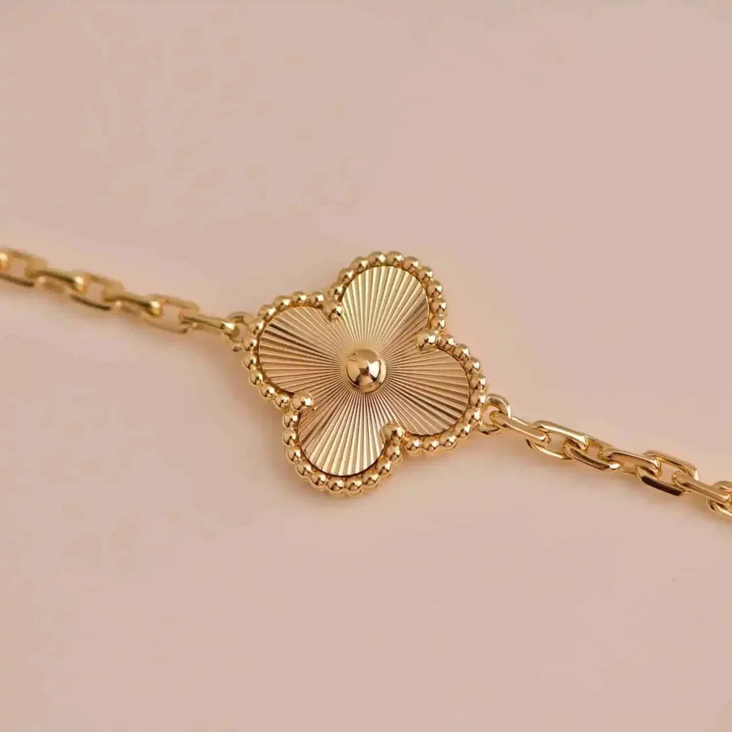 [⭐Shinejoy] CLOVER 5 MOTIF LASER BRACELET COLLECTION