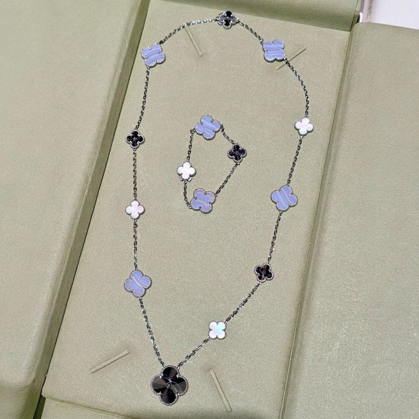 [Marin]DETACHABLE CLOVER 15(11+4) FLOWER SILVER NECKLACE SET