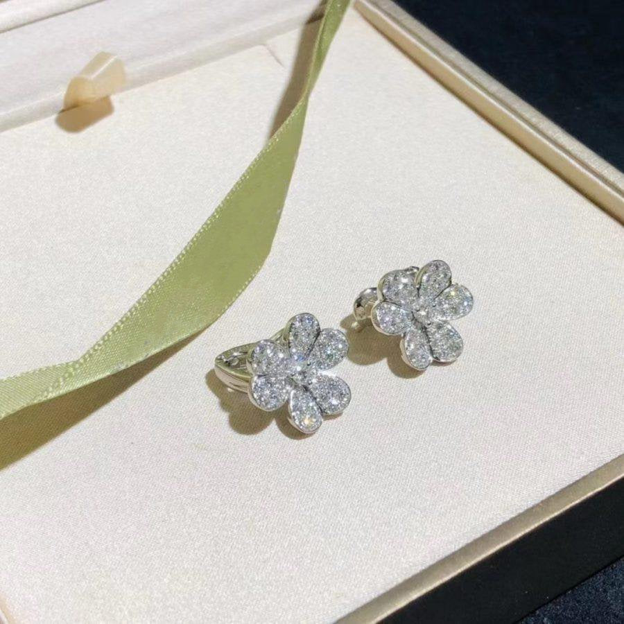 [Marin]BOUCLES D'OREILLES FRIVOLE FLEUR ARGENT ET DIAMANTS