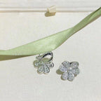 [Marin]BOUCLES D'OREILLES FRIVOLE FLEUR ARGENT ET DIAMANTS