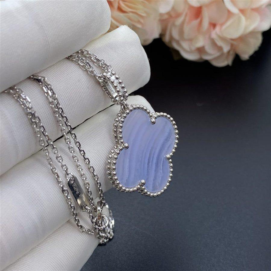 [Marin]CLOVER SILVER CHALCEDONY BIG CLOVER NECKLACE