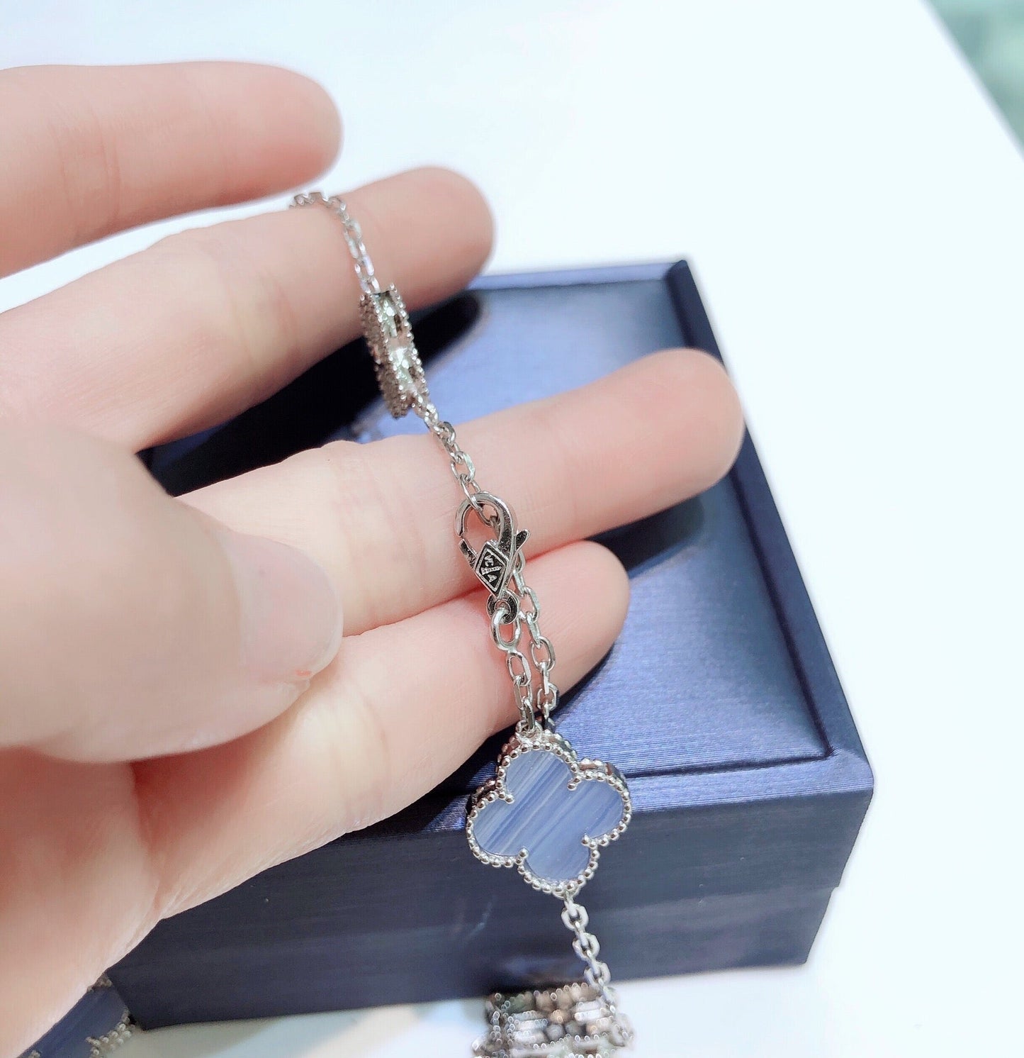[Marin-Jewelry]CLOVER 10 MOTIFS CHALCEDONY DIAMONDS SILVER NECKLACE