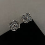 [Marin]CLOVER MINI DIAMOND STUD EARRINGS