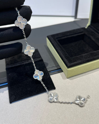 [Marin] CLOVER 5 MOTIF LASER BRACELET COLLECTION