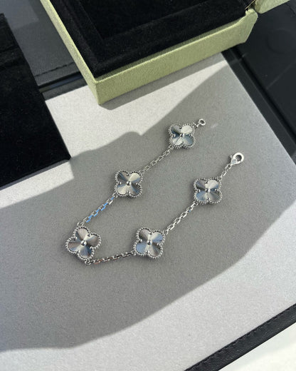 [Marin] CLOVER 5 MOTIF LASER BRACELET COLLECTION